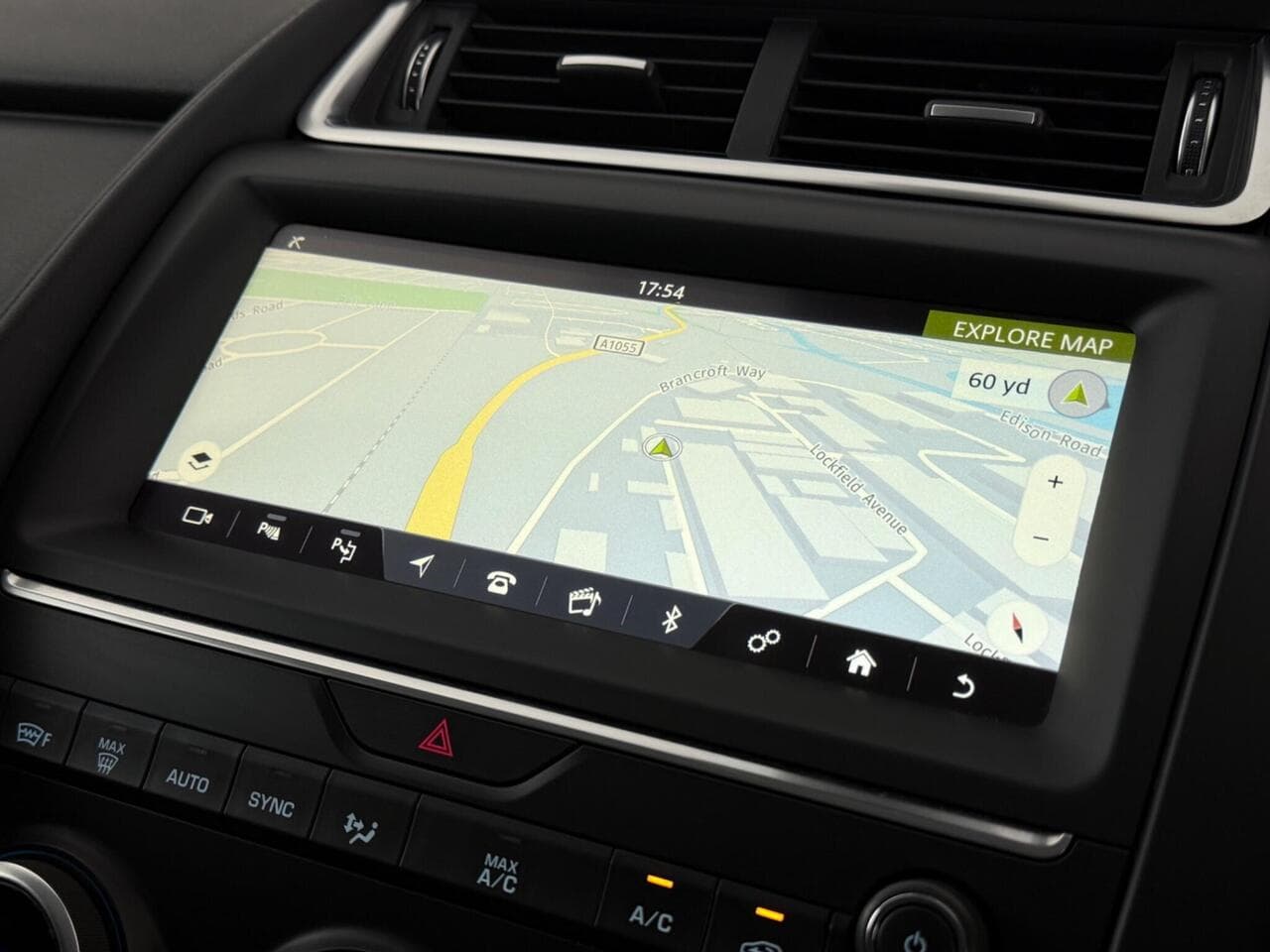 Jaguar E-PACE thumbnail Infotainment System