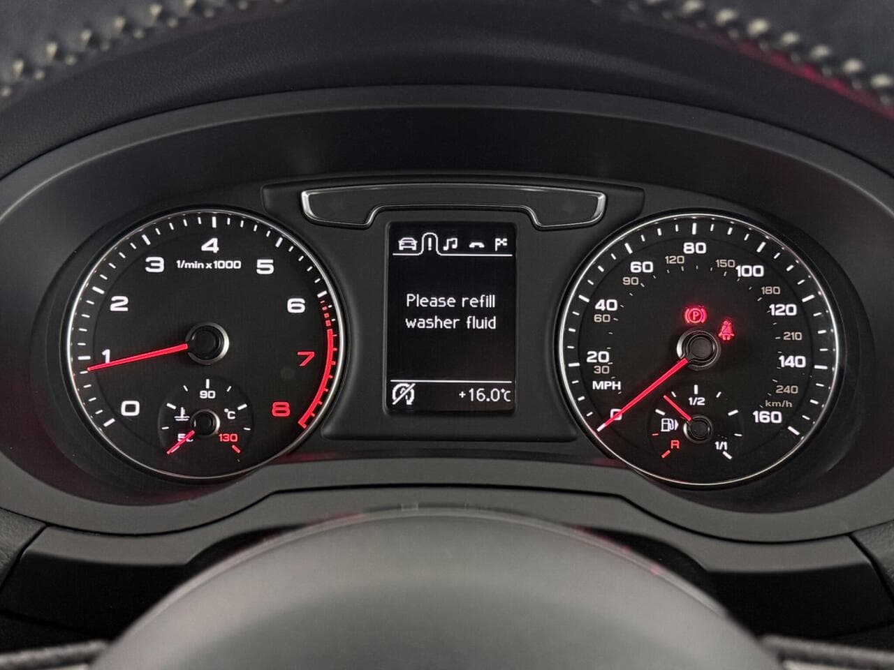 Audi Q3 thumbnail Driver Instruments