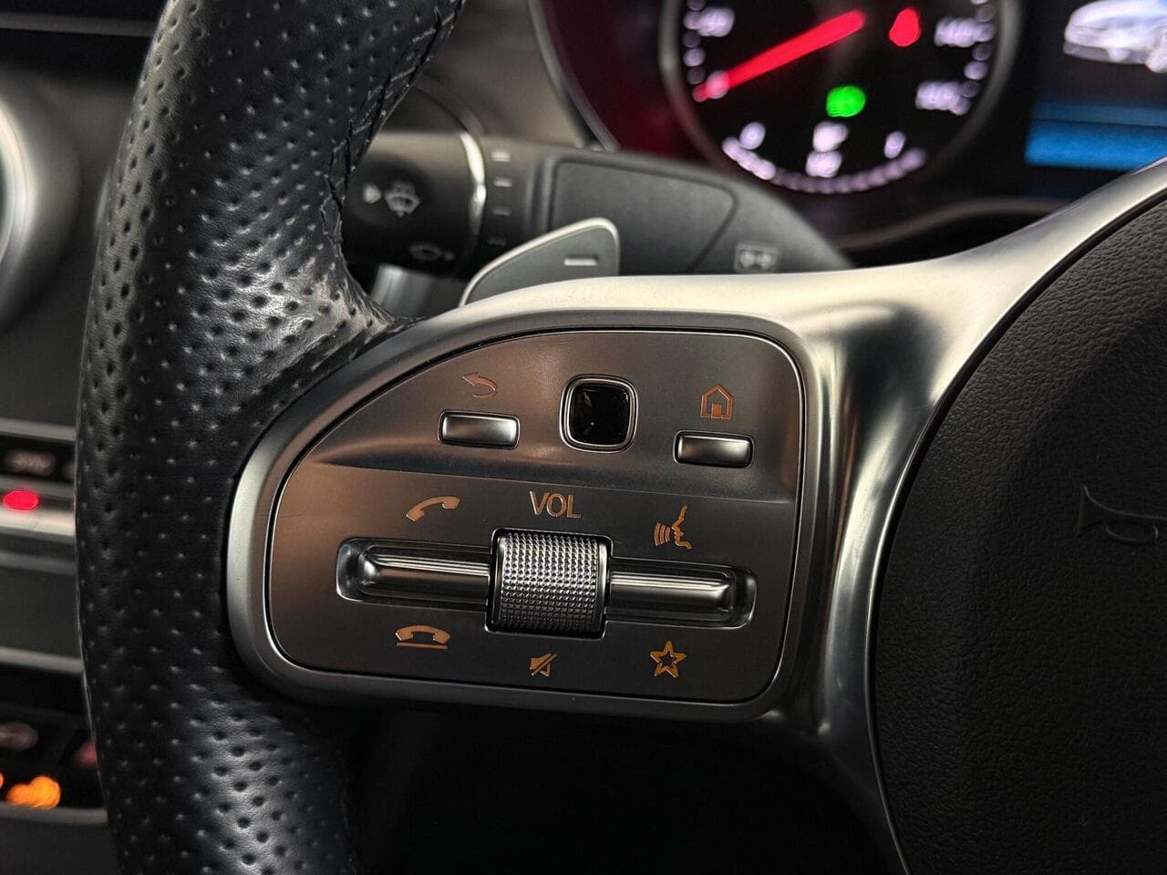 Mercedes-Benz C Class thumbnail Misc Controls