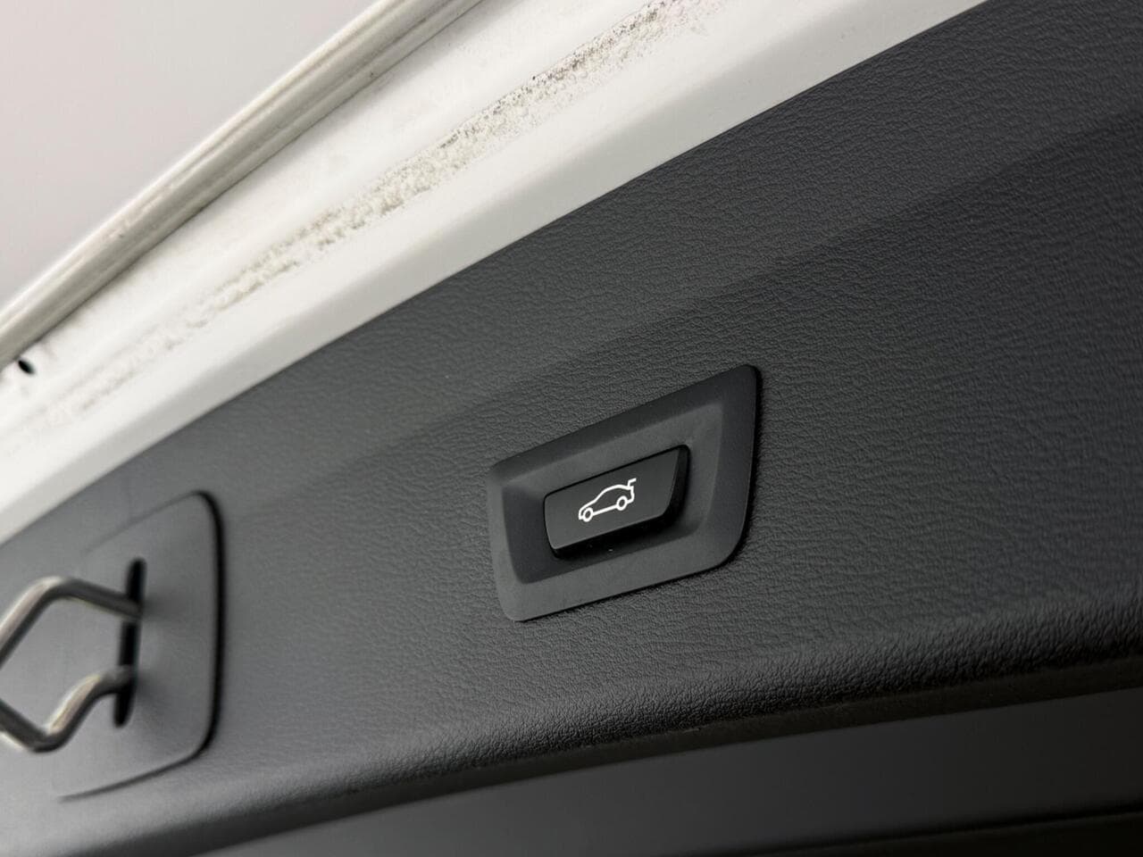 BMW X1 thumbnail Badge Exterior
