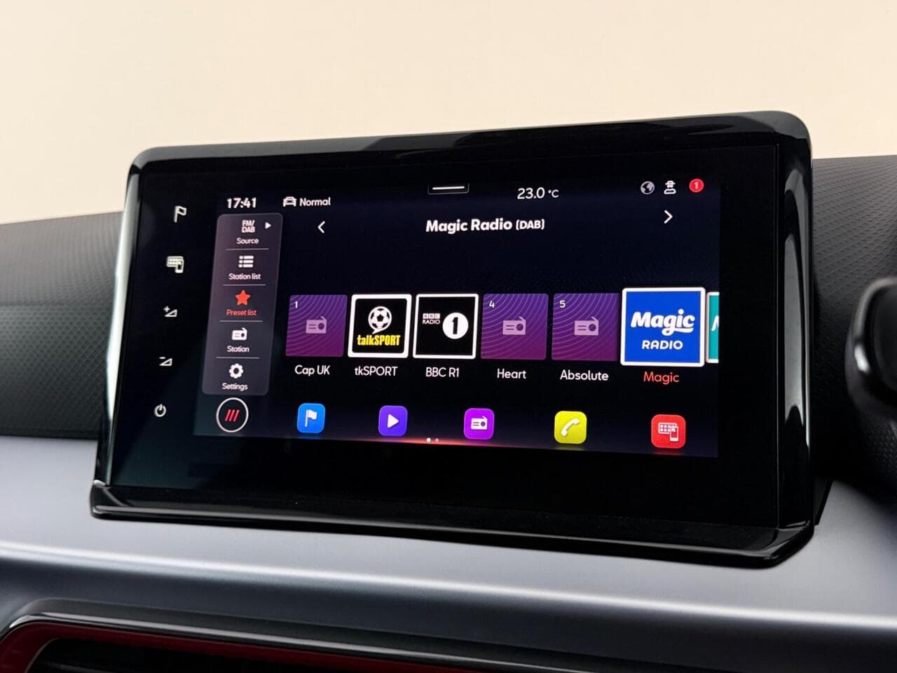 SEAT Arona thumbnail Infotainment System