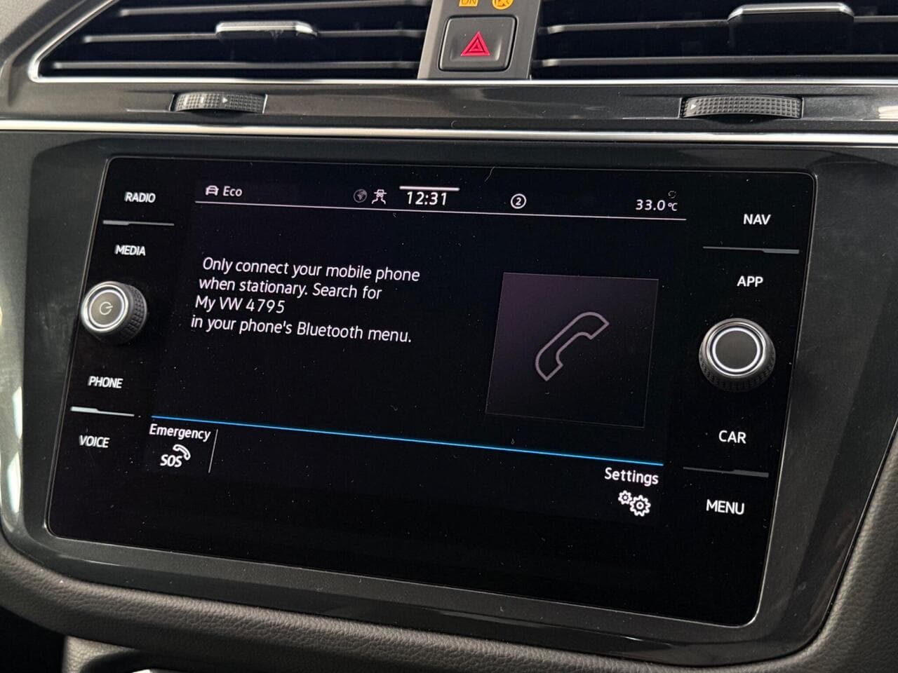 Volkswagen Tiguan thumbnail Infotainment System