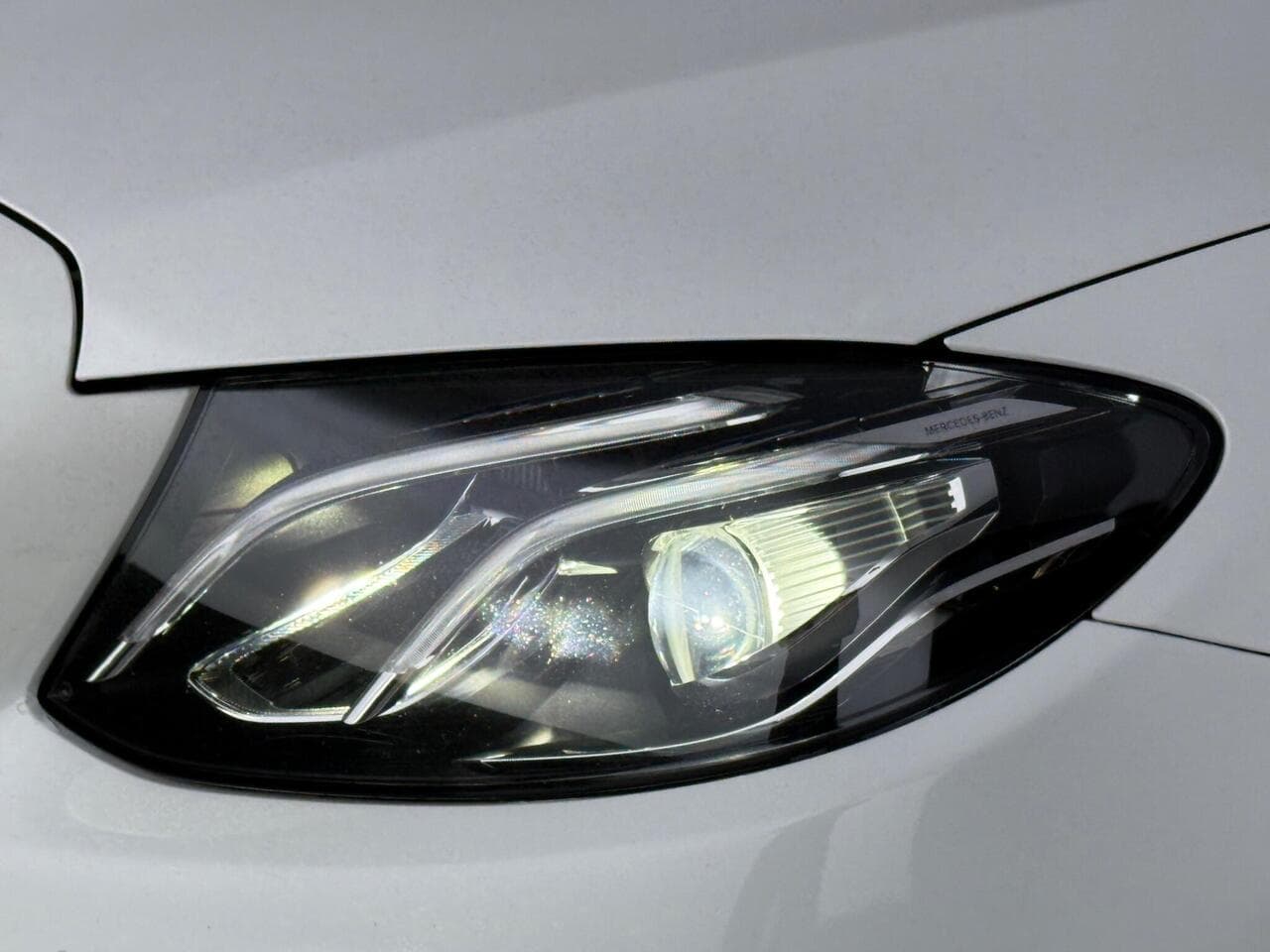 Mercedes-Benz E Class thumbnail Lights Front