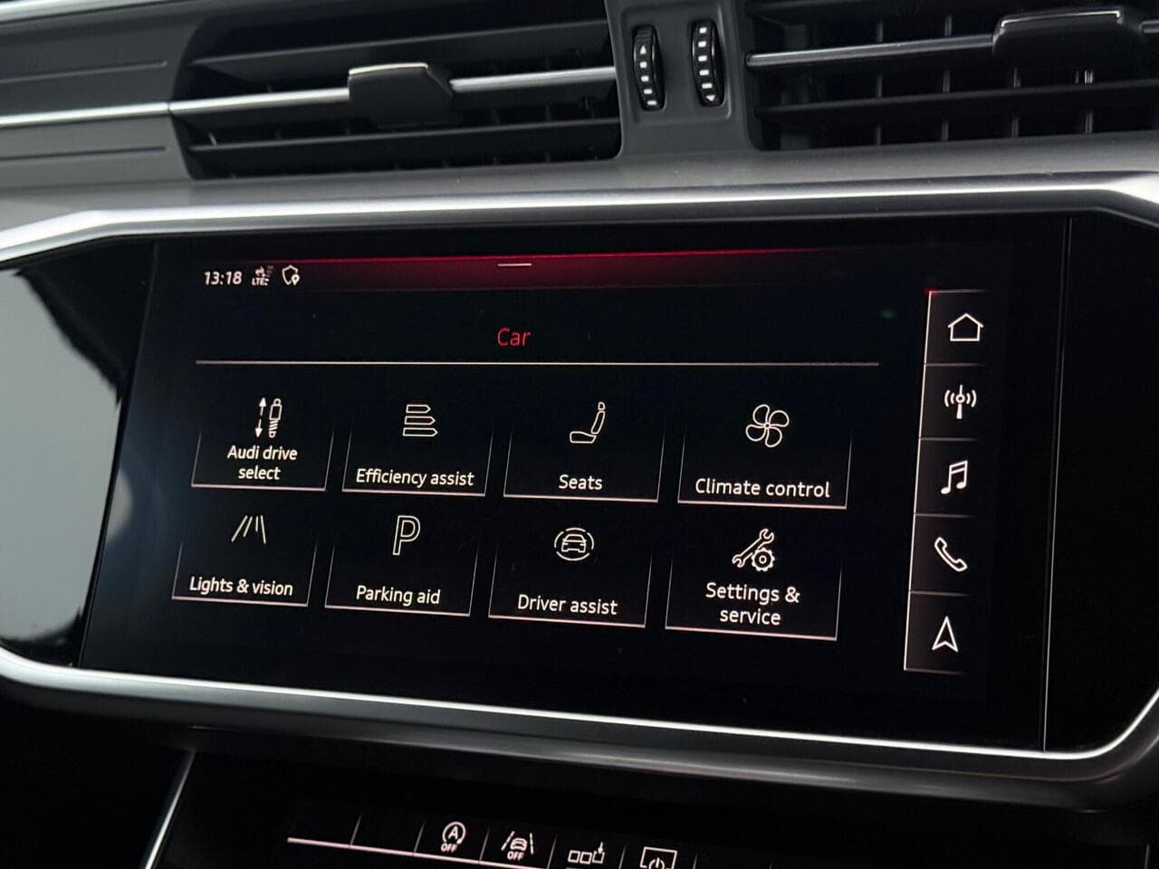 Audi A6 Avant thumbnail Infotainment System