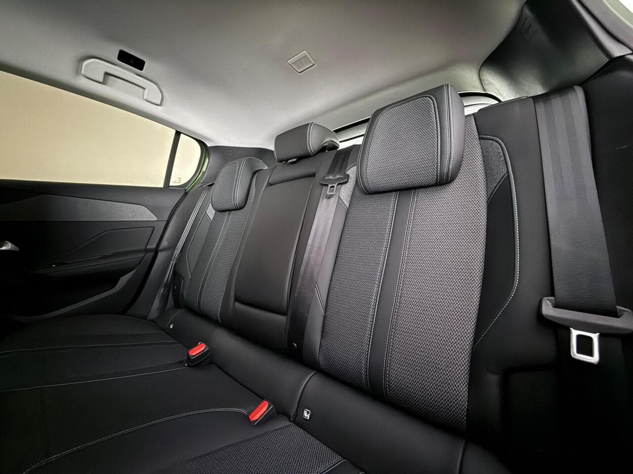 Peugeot 308 thumbnail Seats Rear