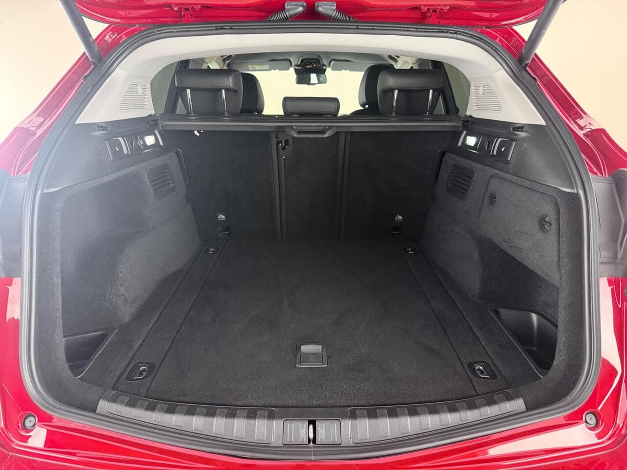 Alfa Romeo Stelvio thumbnail Boot