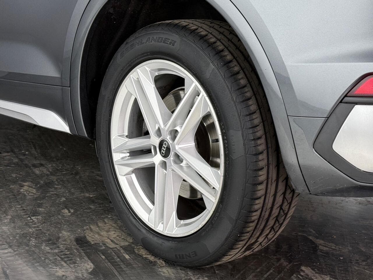 Audi Q5 thumbnail Wheel