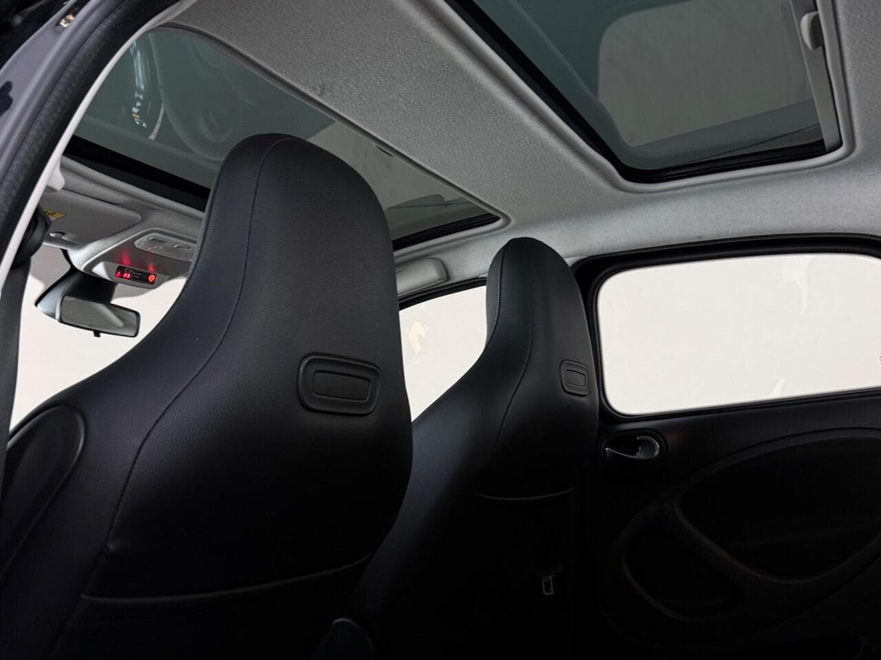 Smart forfour thumbnail Roof