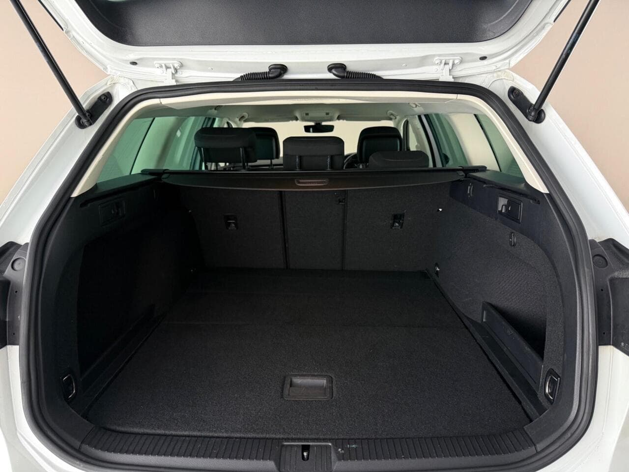 Volkswagen Passat thumbnail Boot