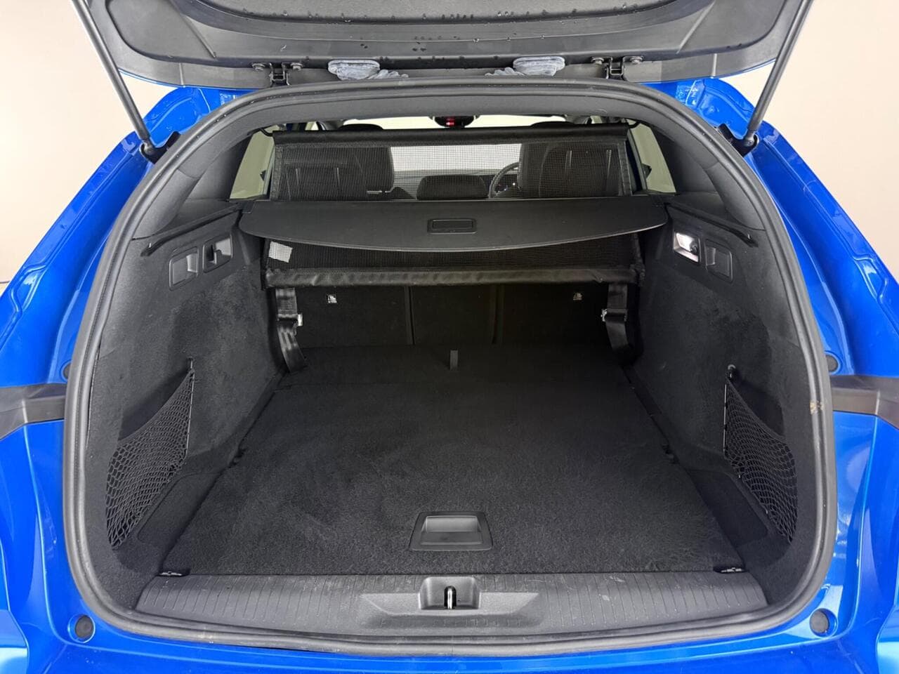Vauxhall Astra thumbnail Boot
