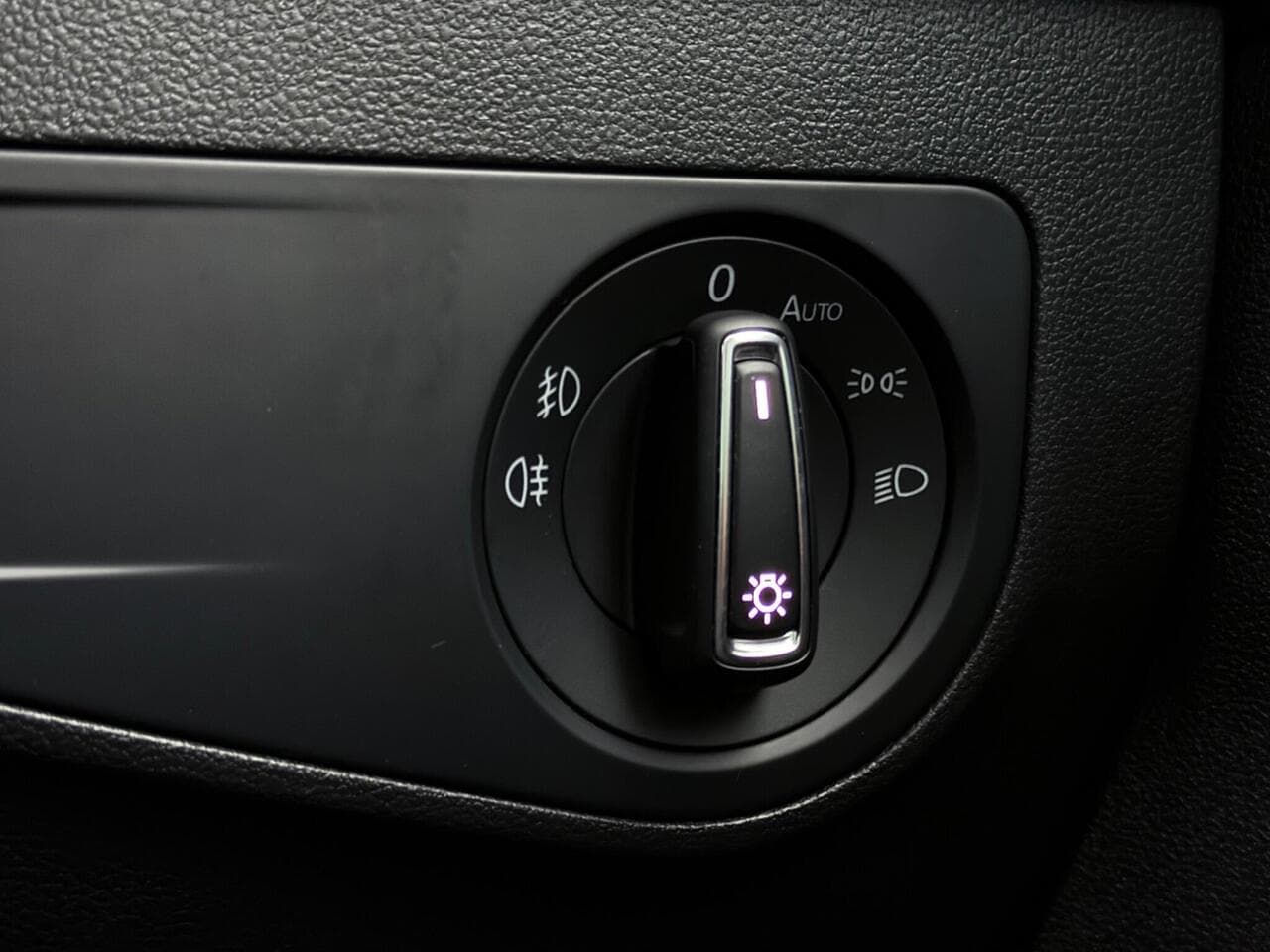 Volkswagen Tiguan thumbnail Misc Controls
