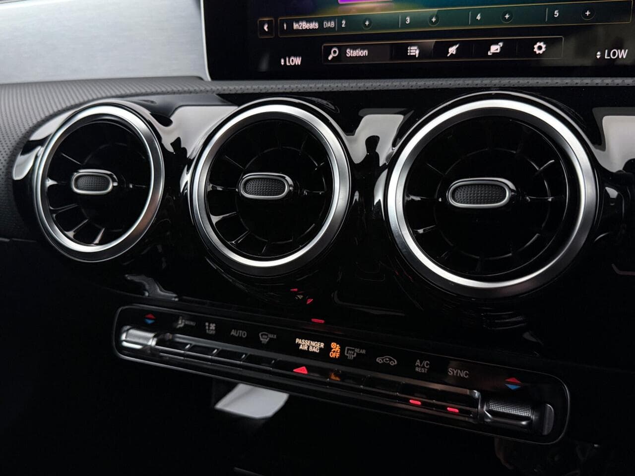 Mercedes-Benz CLA thumbnail Infotainment System