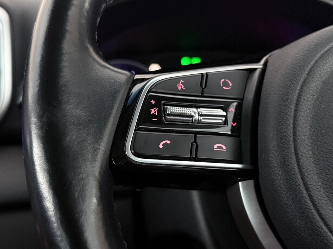 Kia Sportage thumbnail Misc Controls