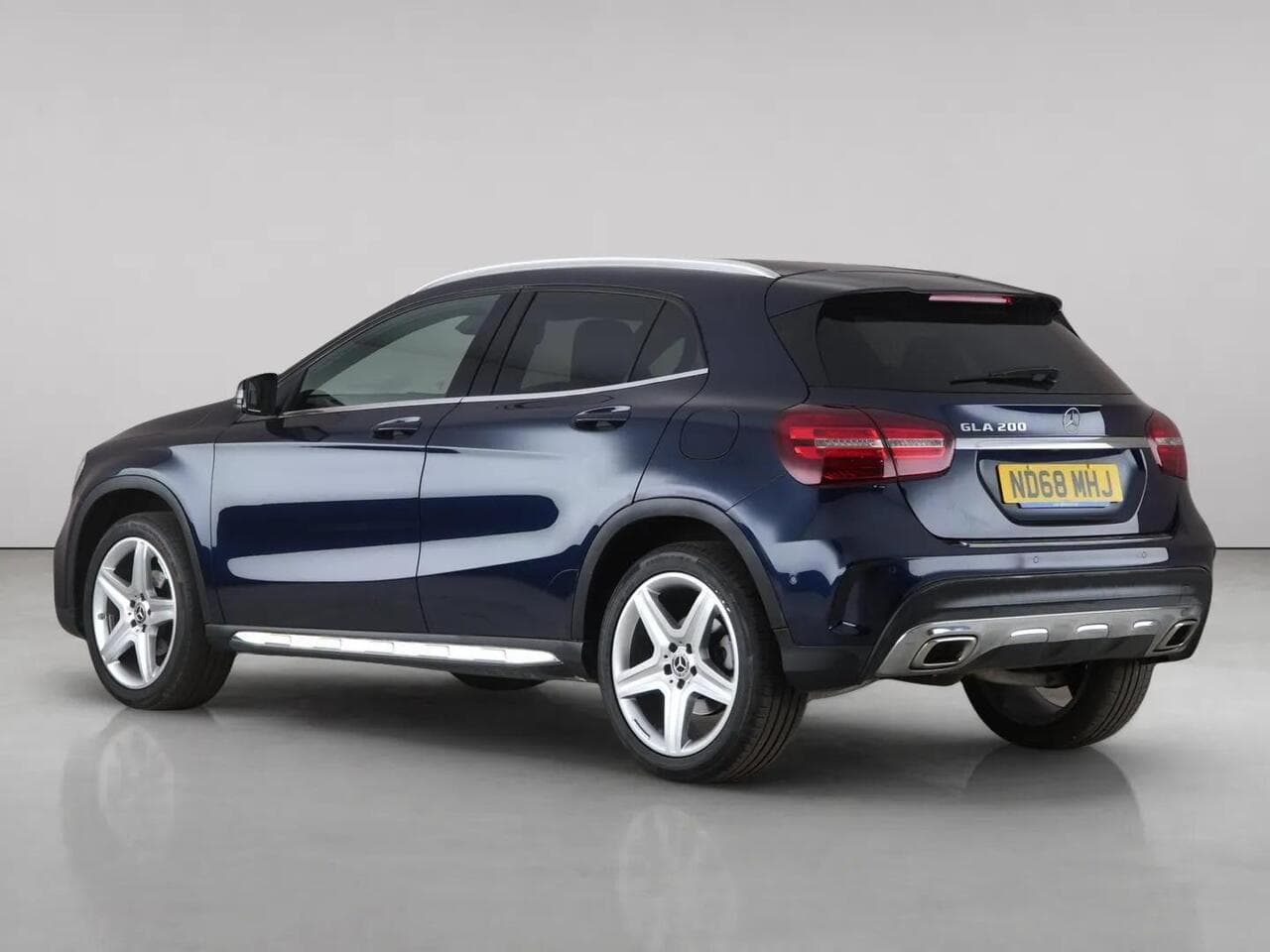 Mercedes-Benz GLA thumbnail Rear Left
