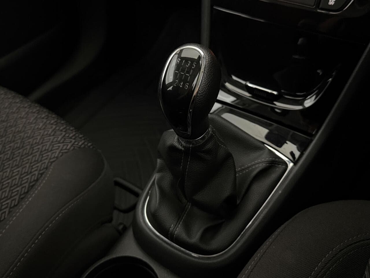 Vauxhall Mokka X thumbnail Interior Front