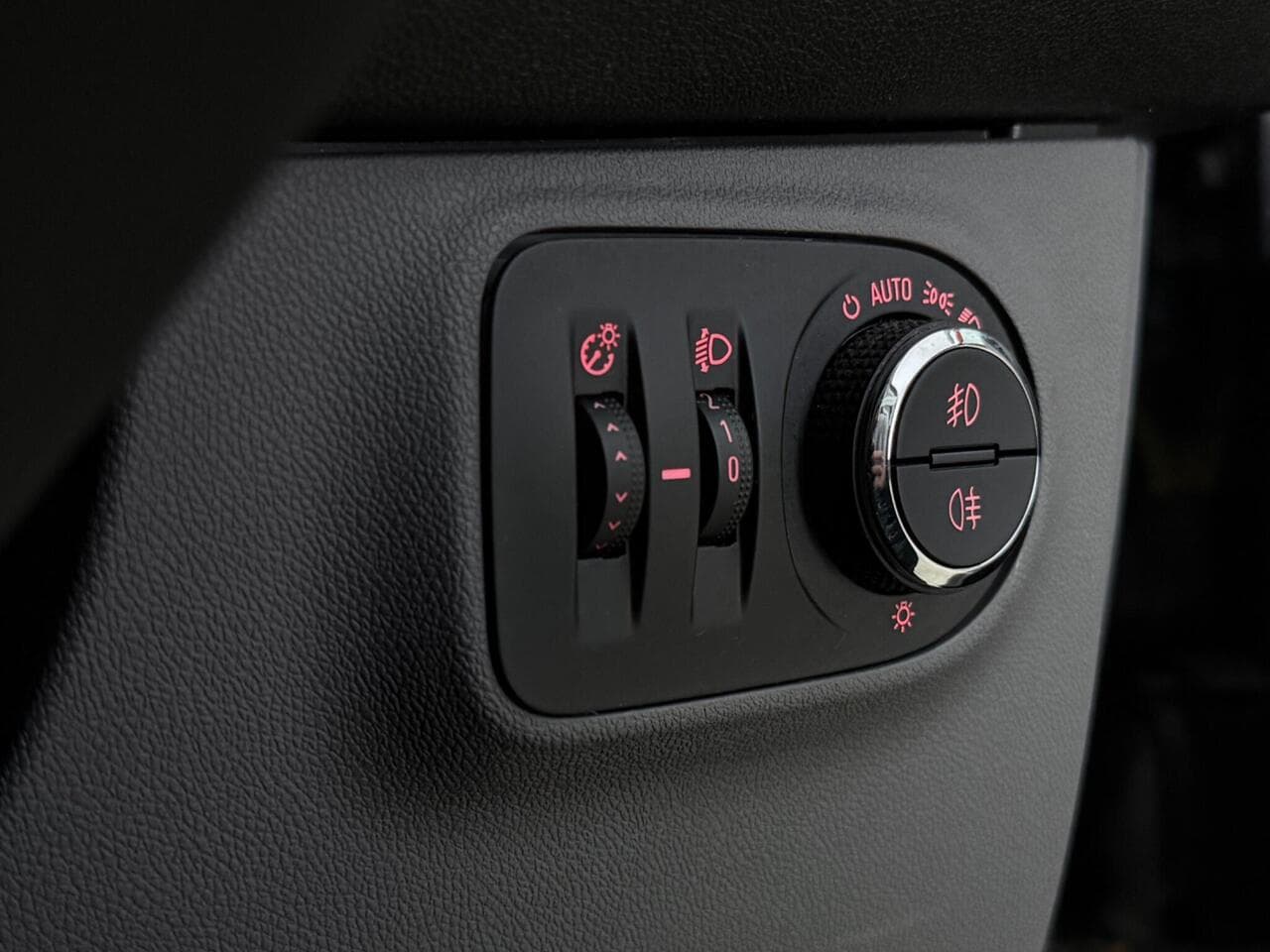 Vauxhall Corsa thumbnail Misc Controls