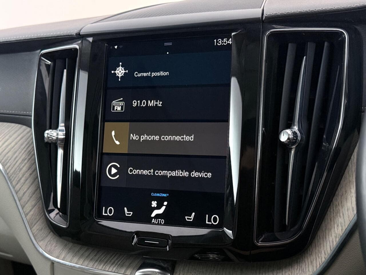 Volvo XC60 thumbnail Infotainment System