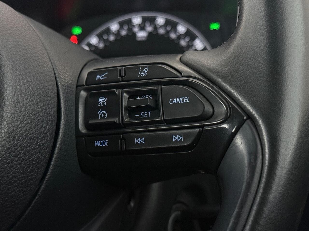Toyota Aygo X thumbnail Misc Controls