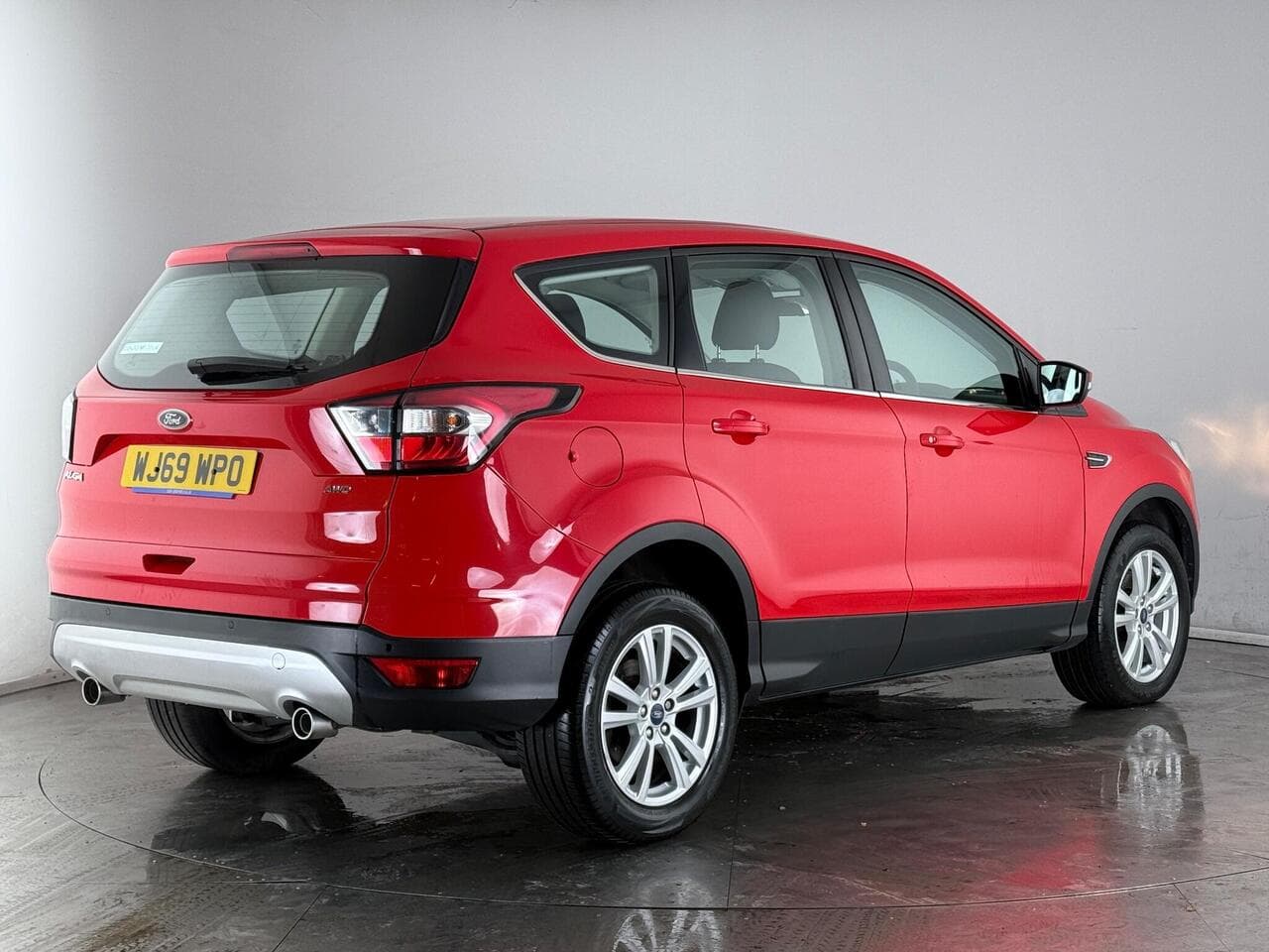 Ford Kuga thumbnail Rear Right
