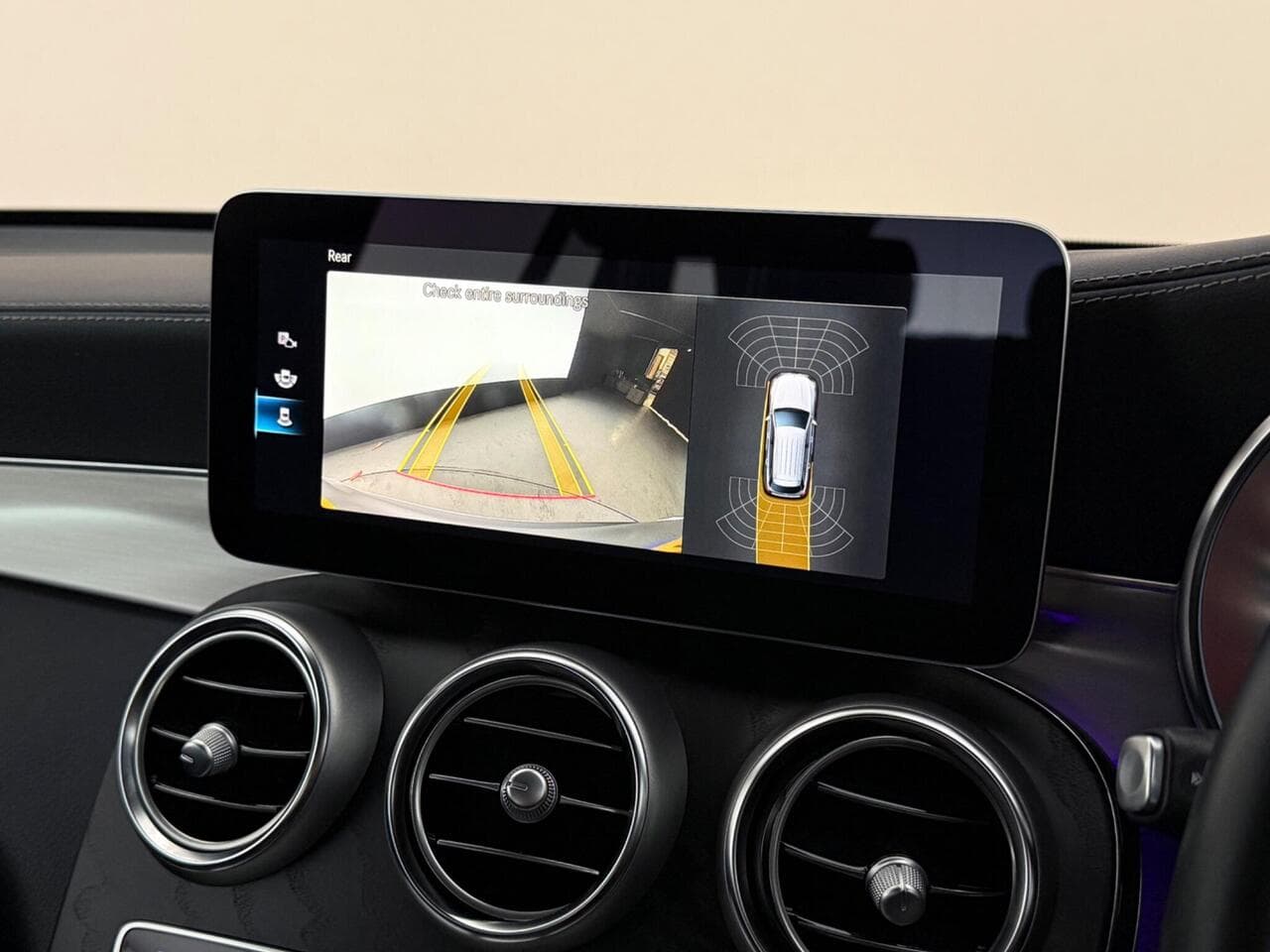 Mercedes-Benz GLC thumbnail Infotainment System