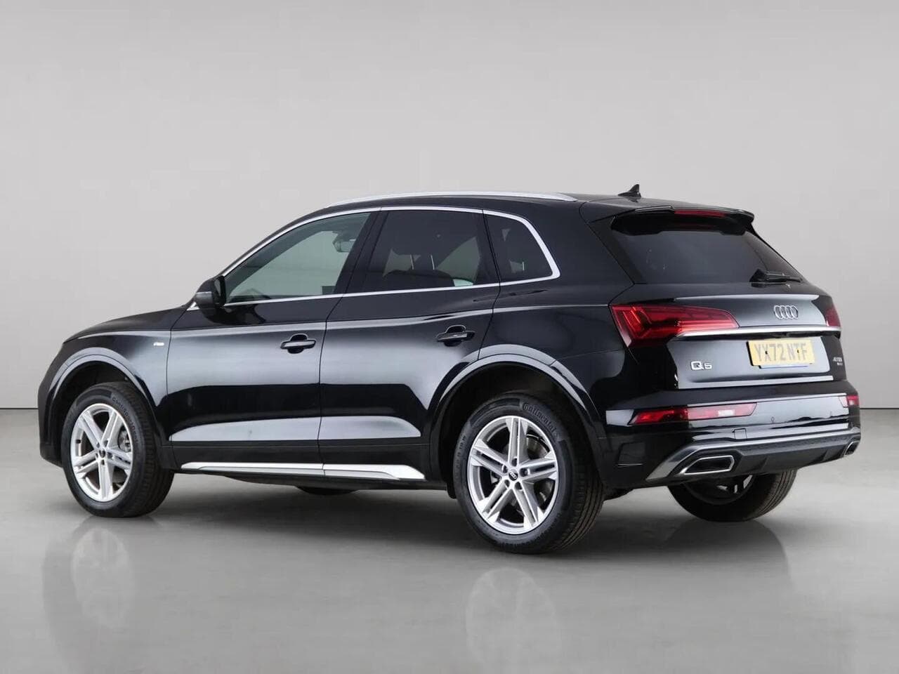 Audi Q5 thumbnail Side Left