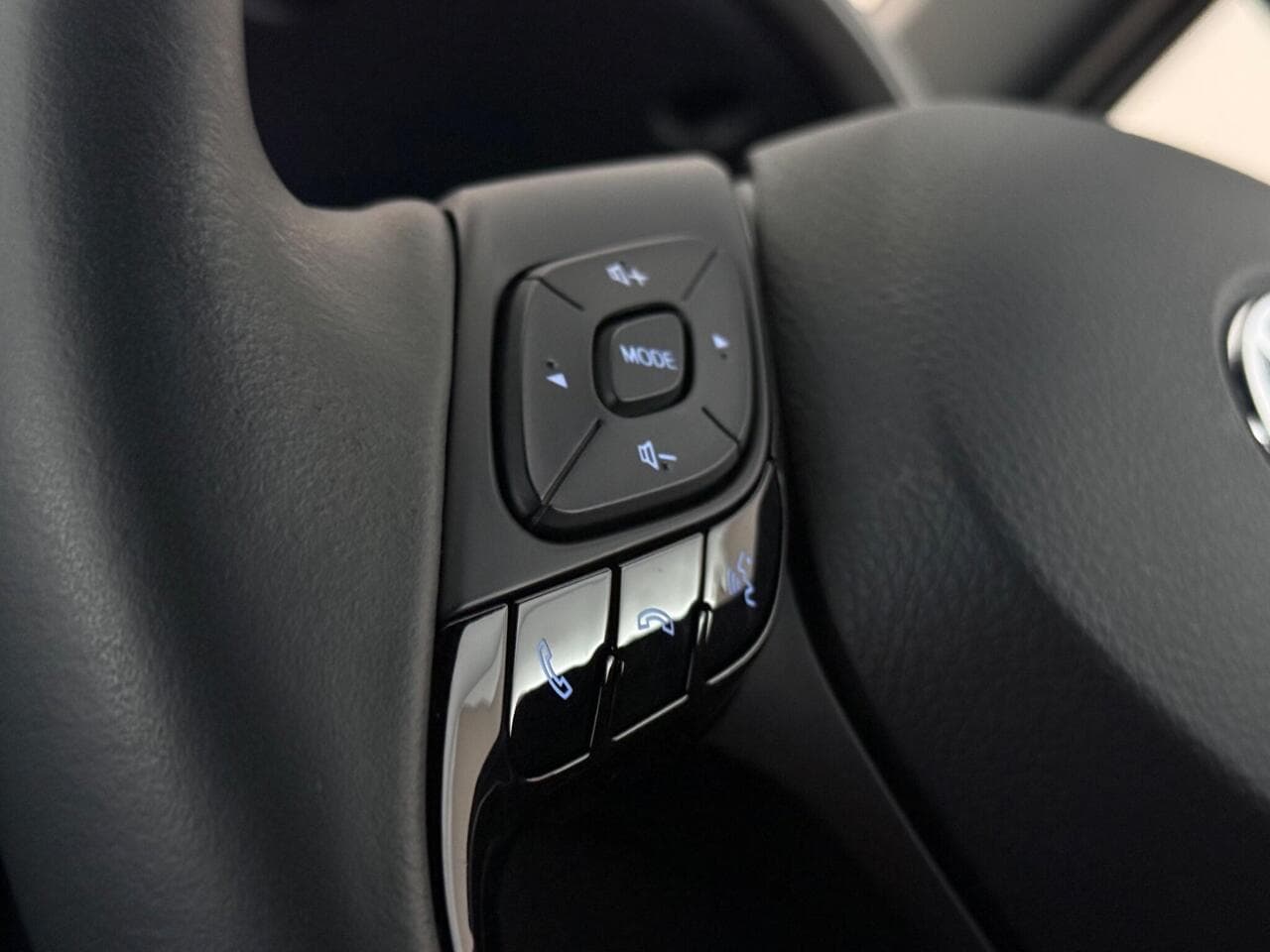 Toyota C-HR thumbnail Misc Controls