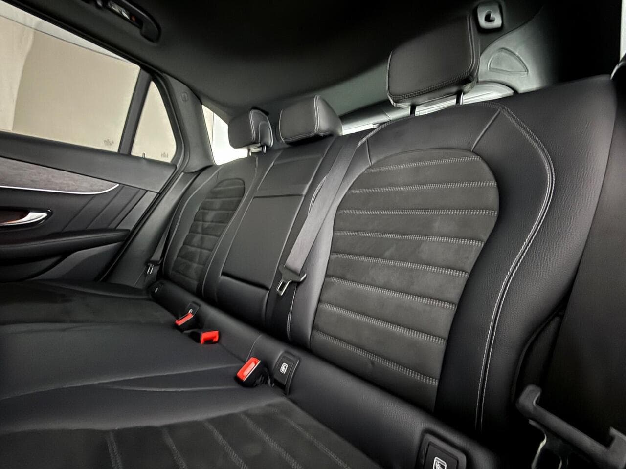 Mercedes-Benz GLC thumbnail Seats Rear
