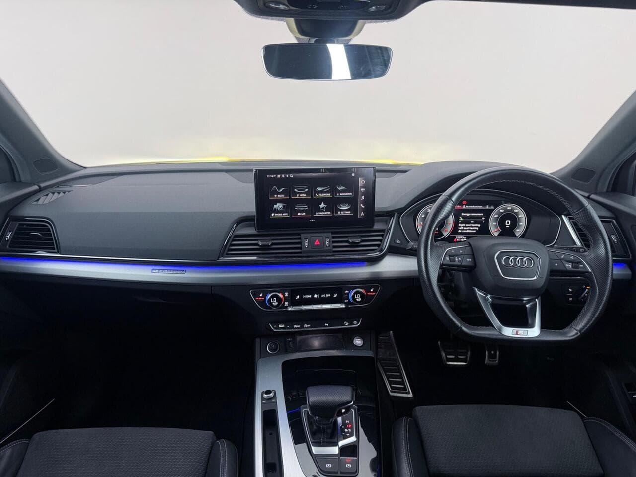 Audi Q5 thumbnail Interior Front