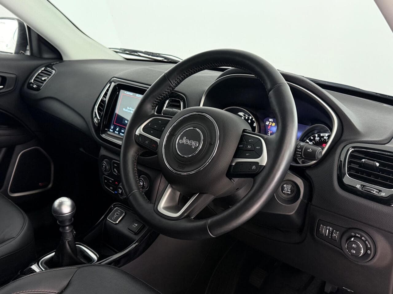 Jeep Compass thumbnail Steering Wheel