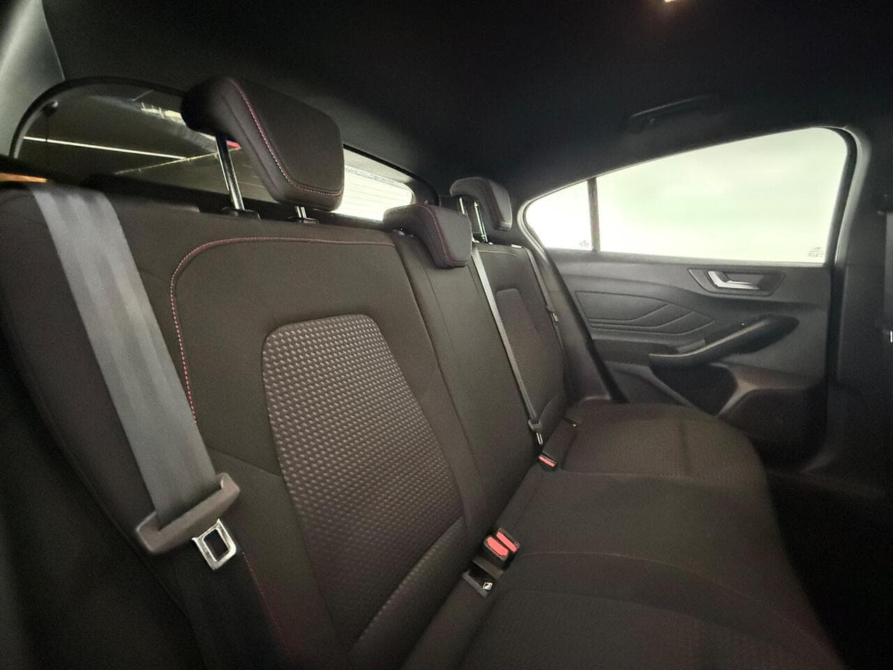 Ford Focus thumbnail Seats Rear