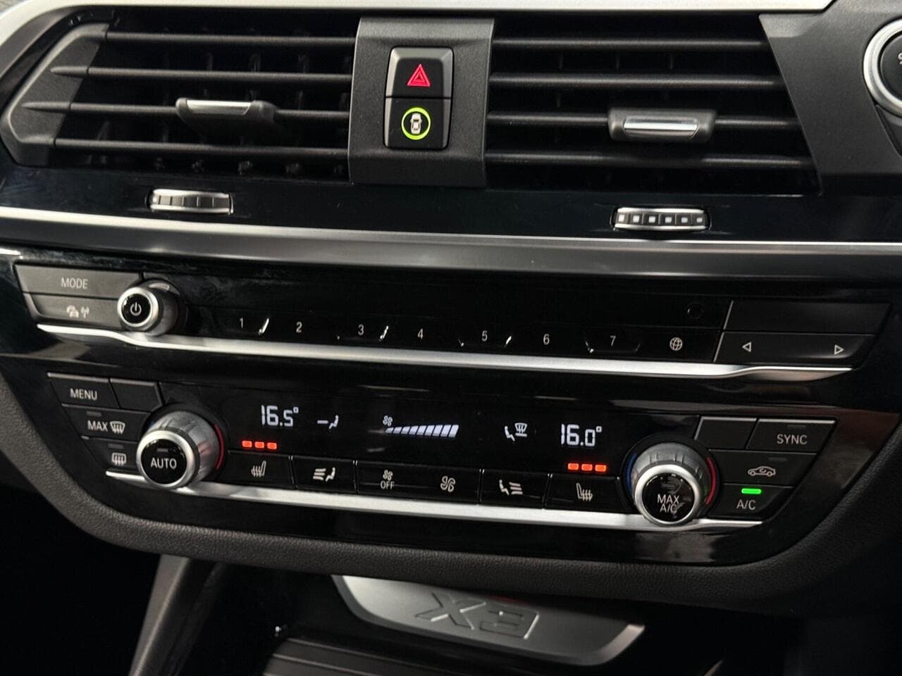 BMW X3 thumbnail Infotainment System