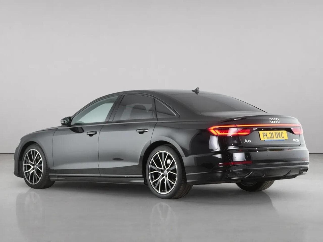 Audi A8 thumbnail Rear Left