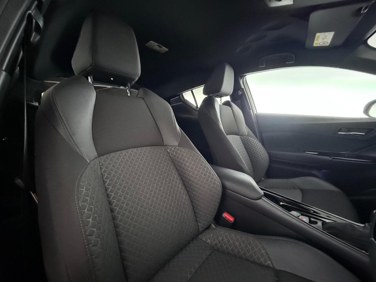 Toyota C-HR thumbnail Seat Driver