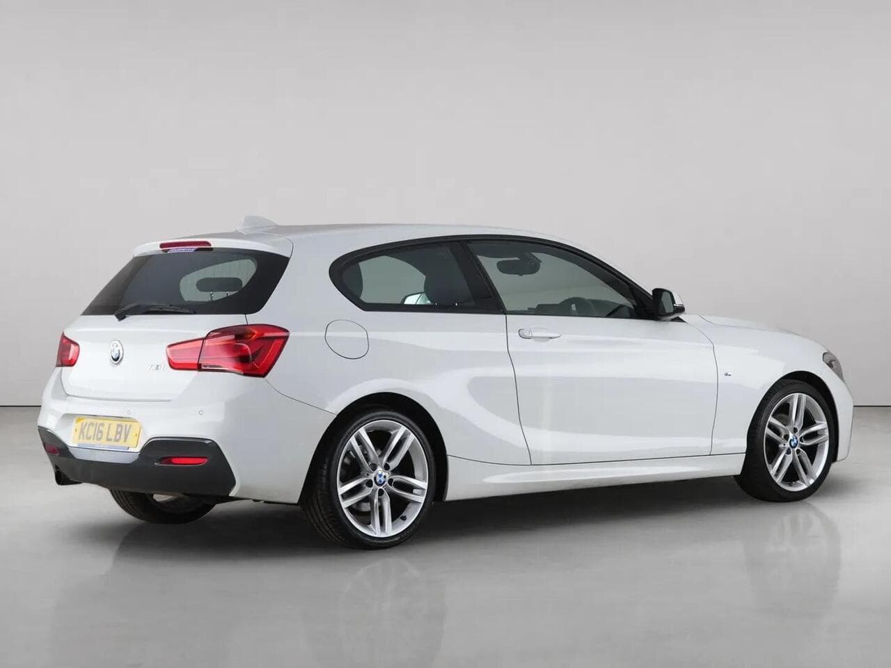 BMW 1 Series thumbnail Rear Right
