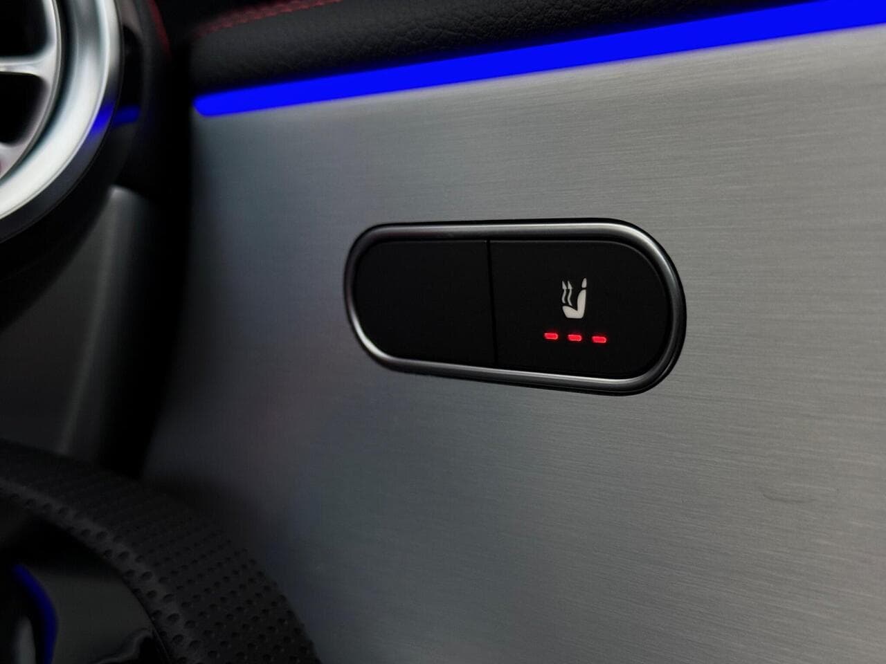 Mercedes-Benz CLA thumbnail Misc Controls