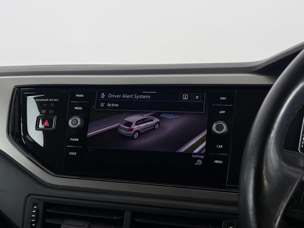 Volkswagen Polo thumbnail Infotainment System