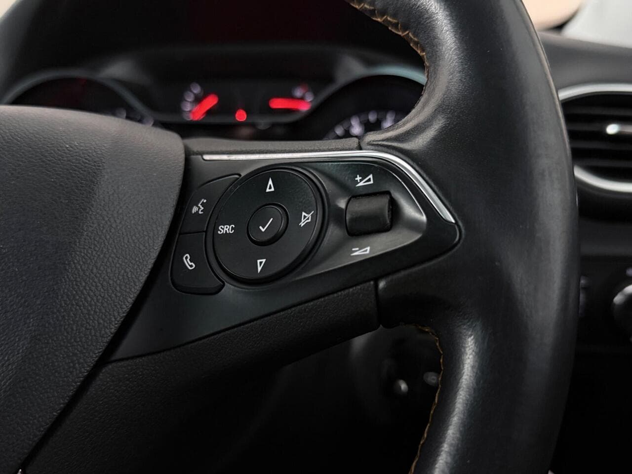 Vauxhall Crossland X thumbnail Misc Controls