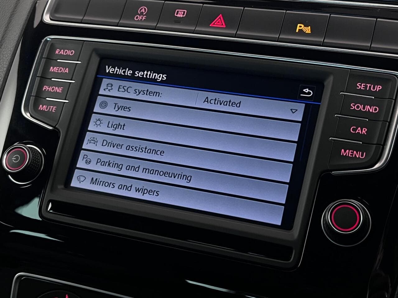 Volkswagen Polo thumbnail Infotainment System