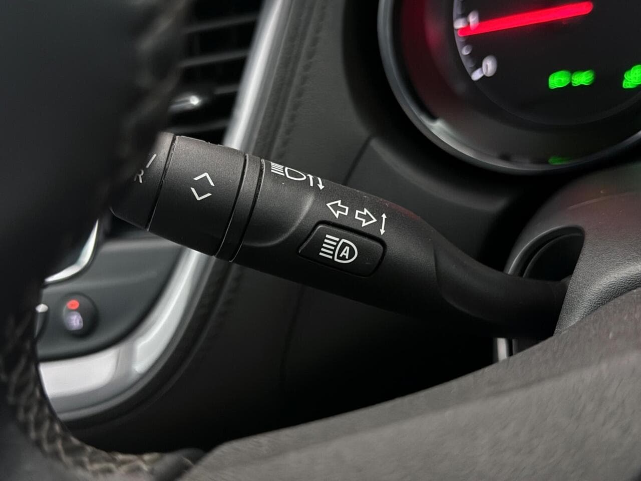 Vauxhall Grandland X thumbnail Misc Controls