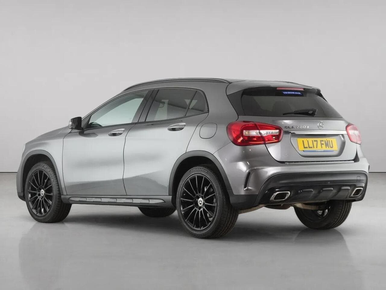 Mercedes-Benz GLA thumbnail Rear Left