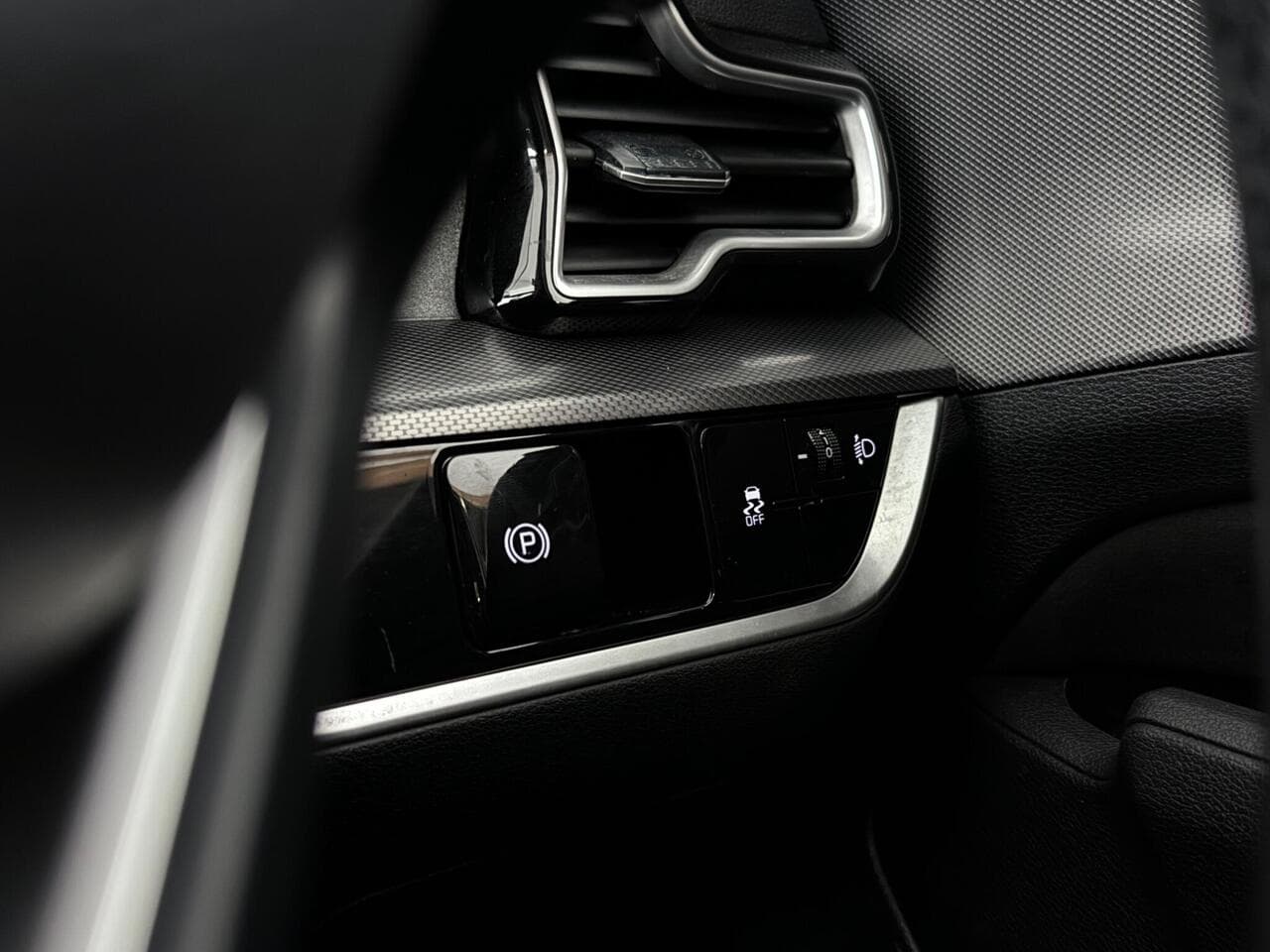Kia Sportage thumbnail Misc Controls