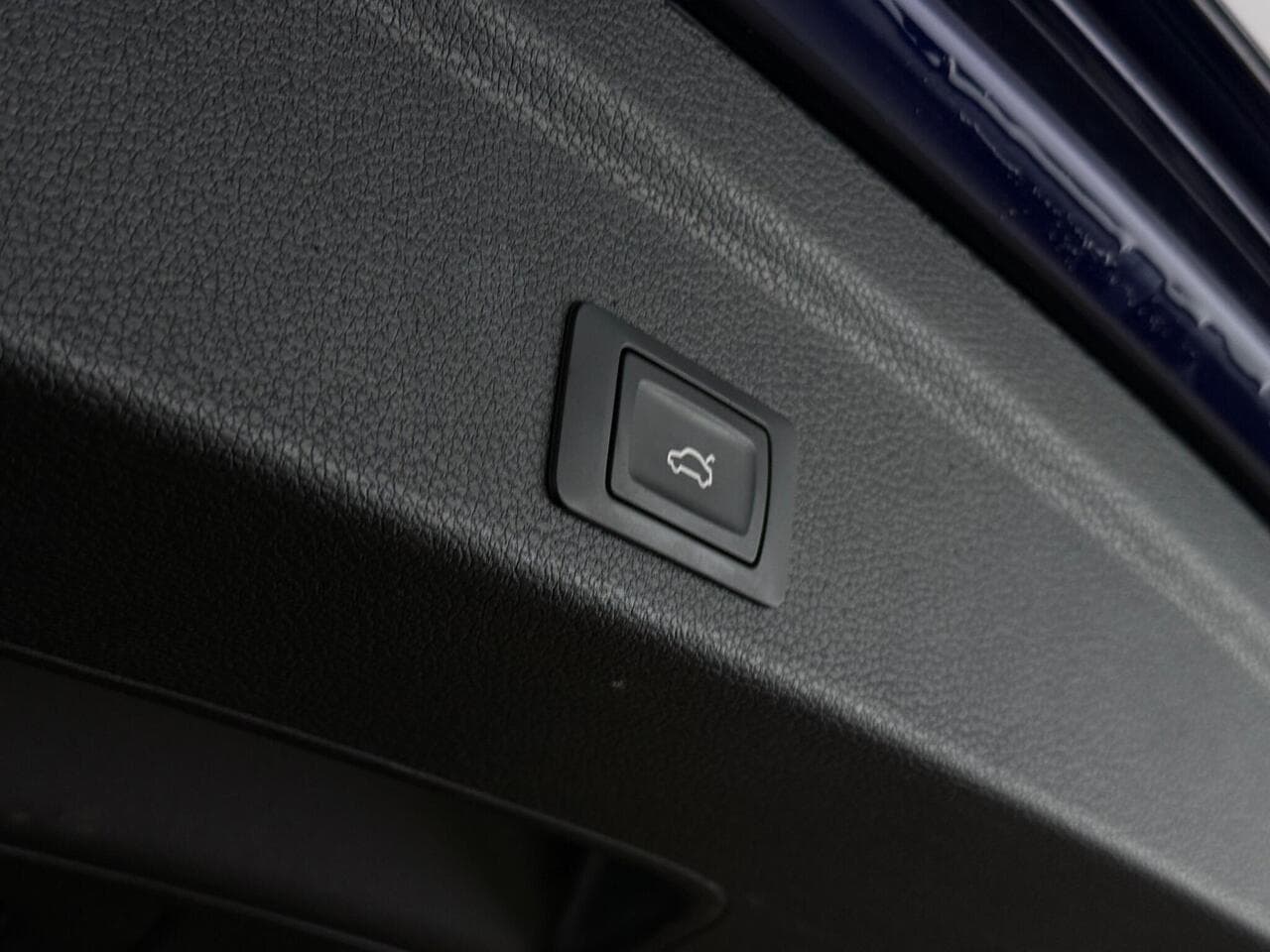 Audi Q3 thumbnail Misc Controls