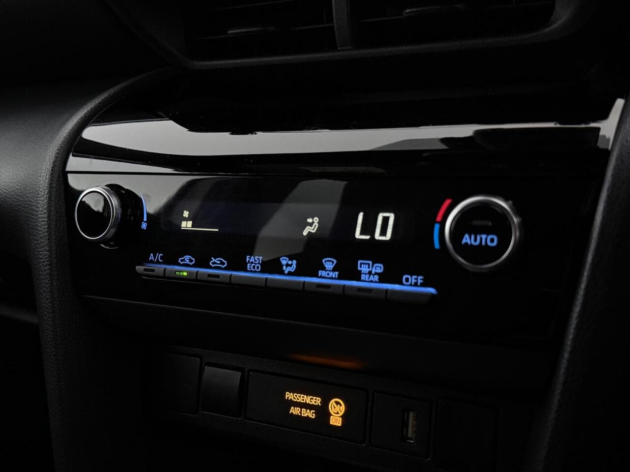 Toyota Yaris Cross thumbnail Infotainment System
