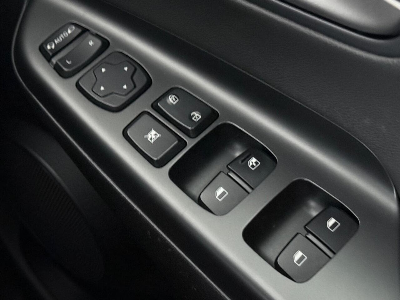 Hyundai KONA thumbnail Misc Controls