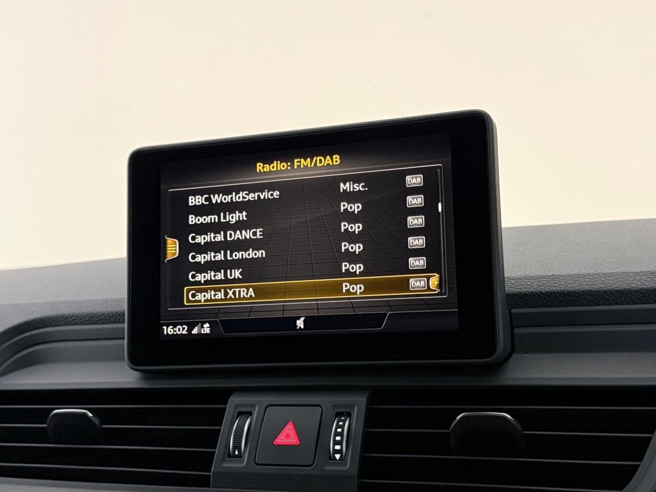 Audi Q5 thumbnail Infotainment System