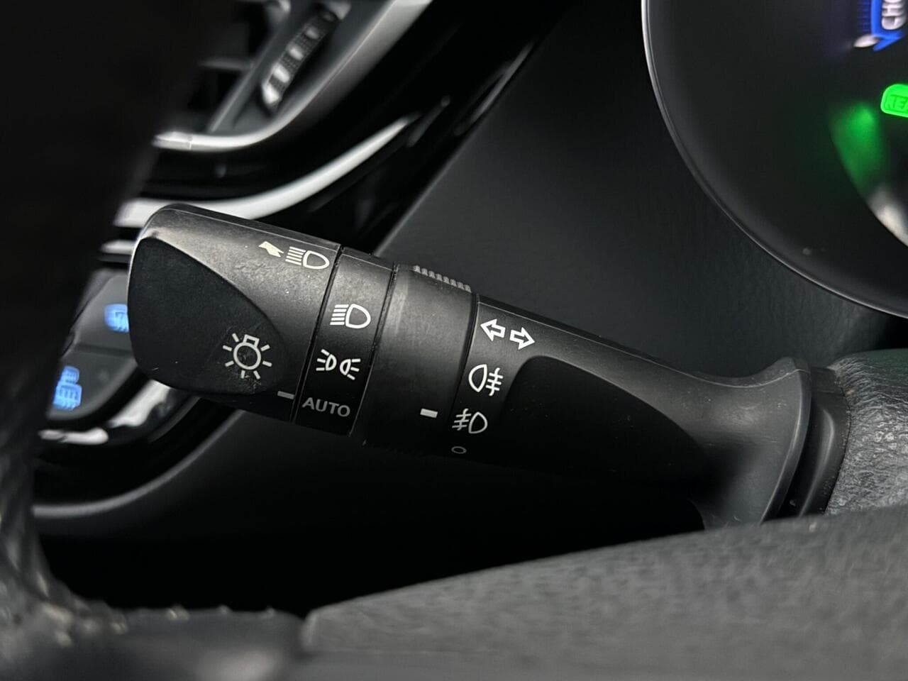 Toyota C-HR thumbnail Misc Controls