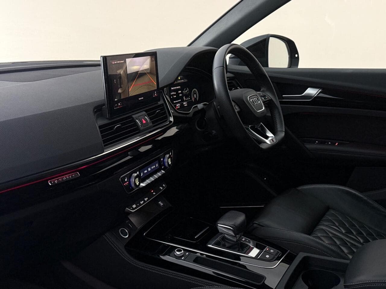Audi Q5 thumbnail Interior Front