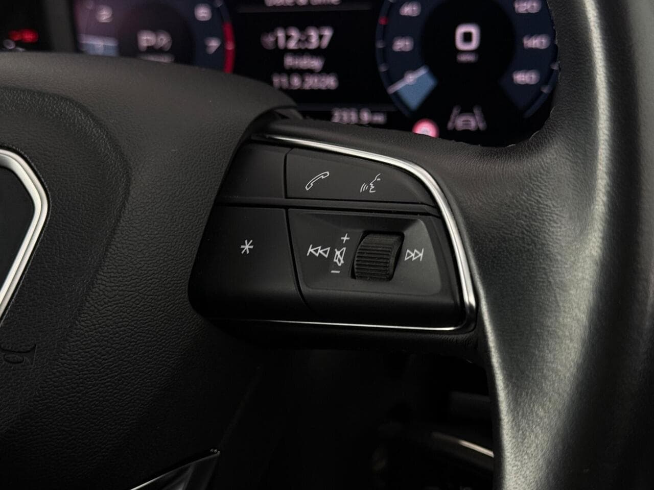 Audi Q3 thumbnail Misc Controls