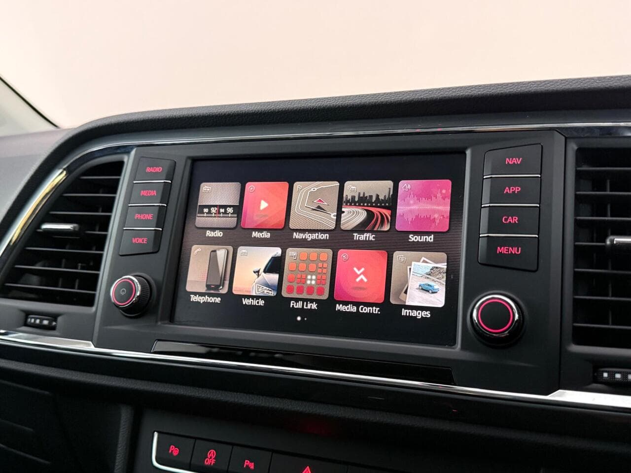 SEAT Ateca thumbnail Infotainment System