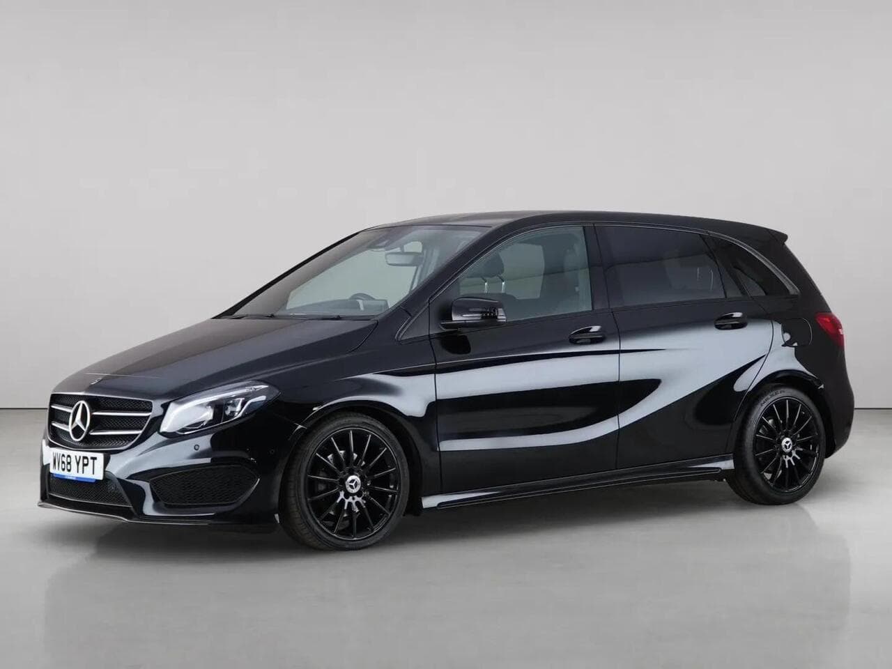 Mercedes-Benz B Class thumbnail Front Left